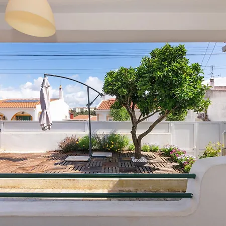 Casa Laranjeiras - *